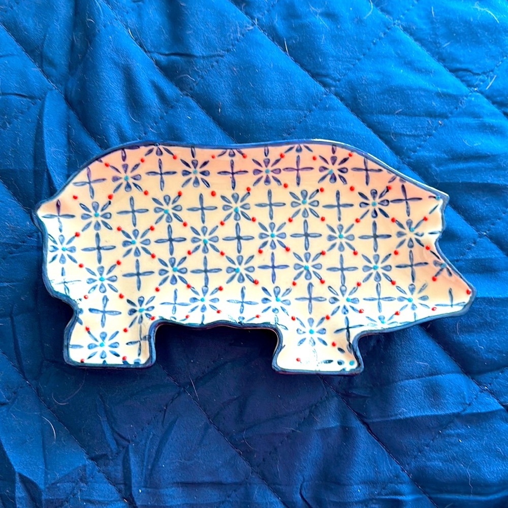 Pig shaped spoon rest